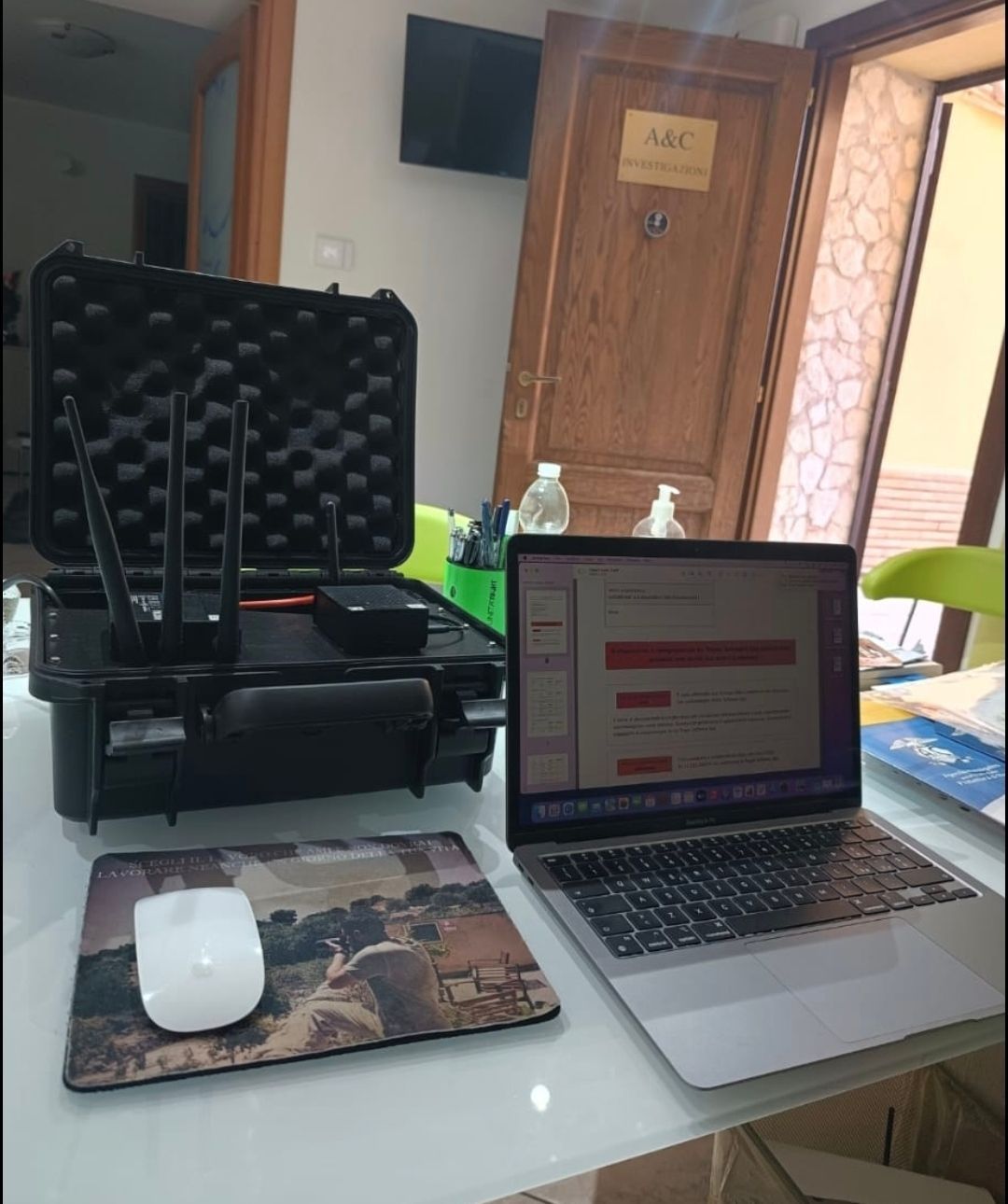 Kit operativo di A&C Investigazioni per le attività di indagine sul territorio